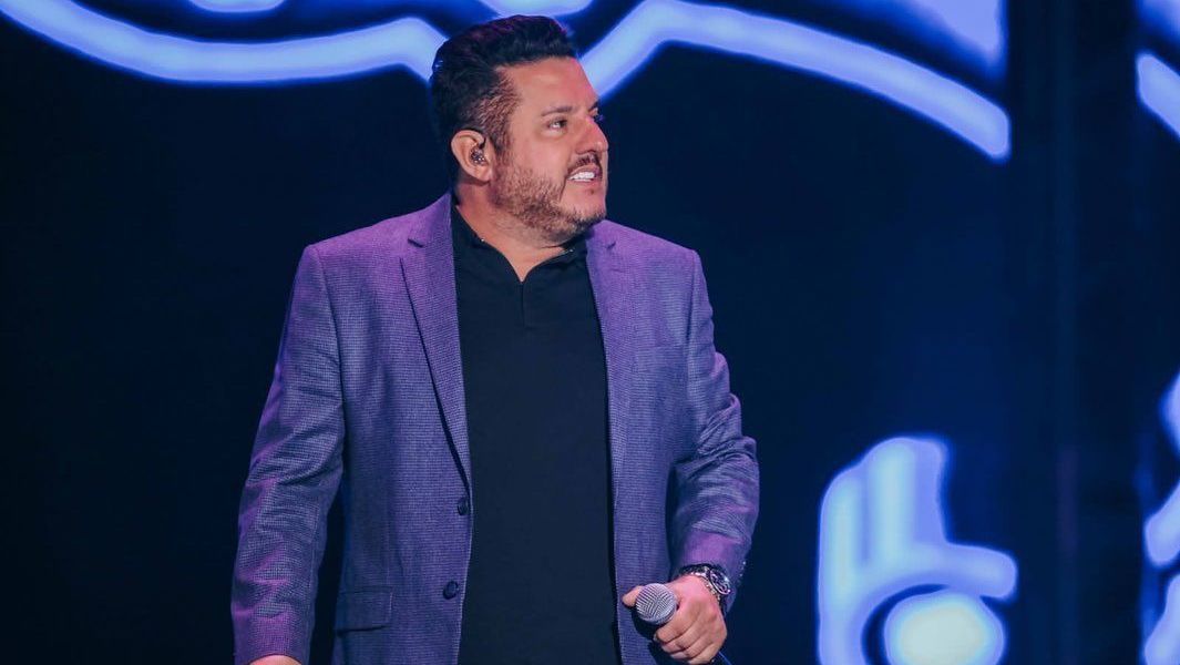 Cantor Bruno, dupla de Marrone, cancela shows e vai passar por cirurgia