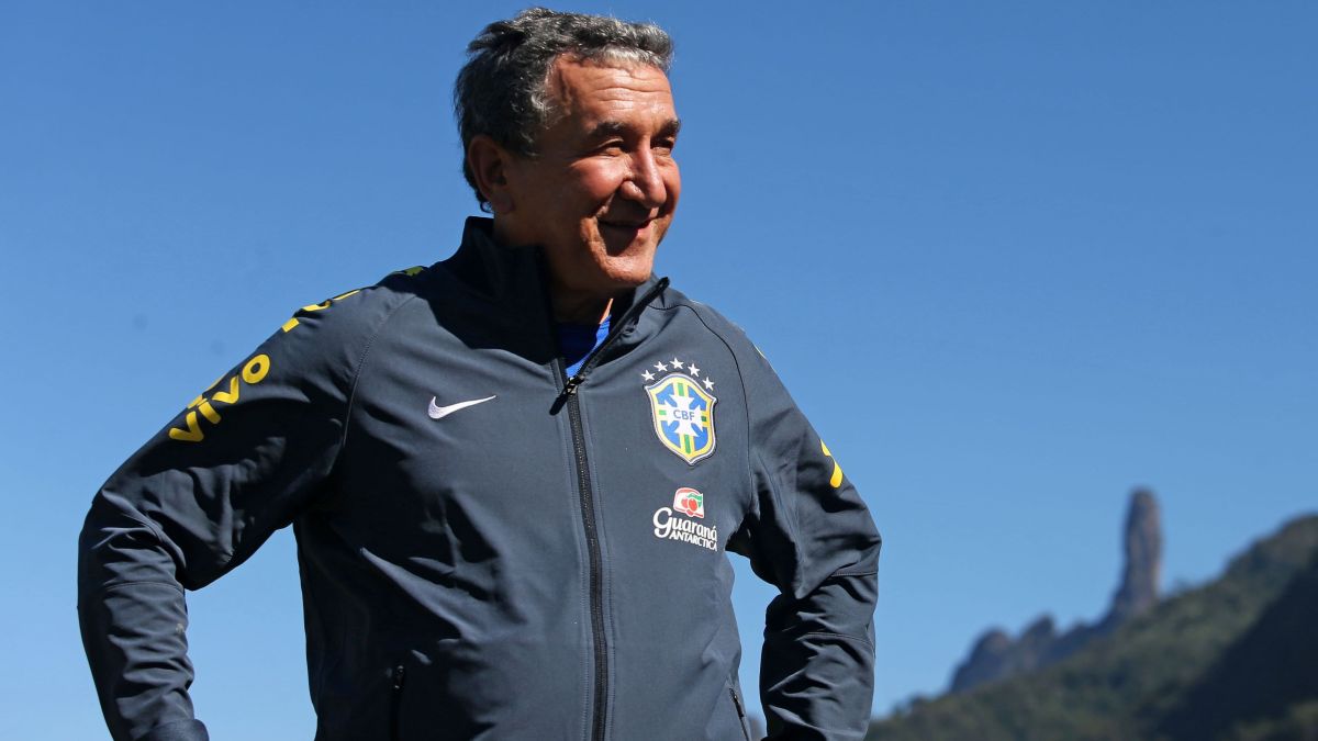 Carlos Alberto Parreira recebe alta após 80 dias de internação