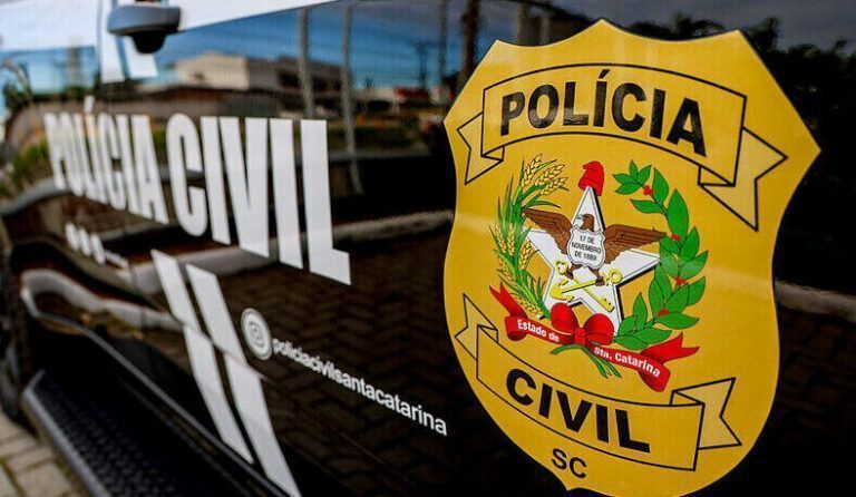 Casal é preso por abandono de criança após levar bebê morto ao médico em SC