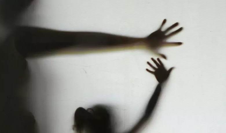 Casal que usou filha para abusar de crianças é condenado a 400 anos, diz TJ