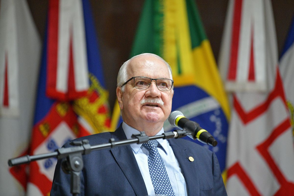 Circunstâncias exigem serenidade e firmeza, diz Fachin
