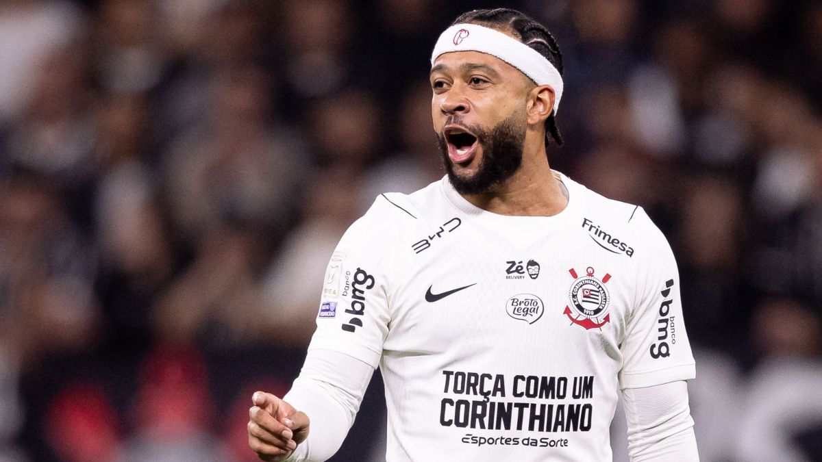 Corinthians emite nota oficial sobre denúncia feita contra Memphis Depay
