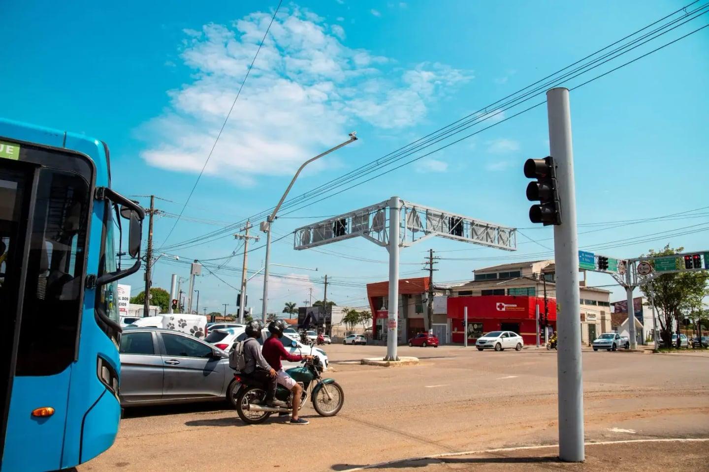 Dicas práticas para motociclistas minimizarem riscos no trânsito