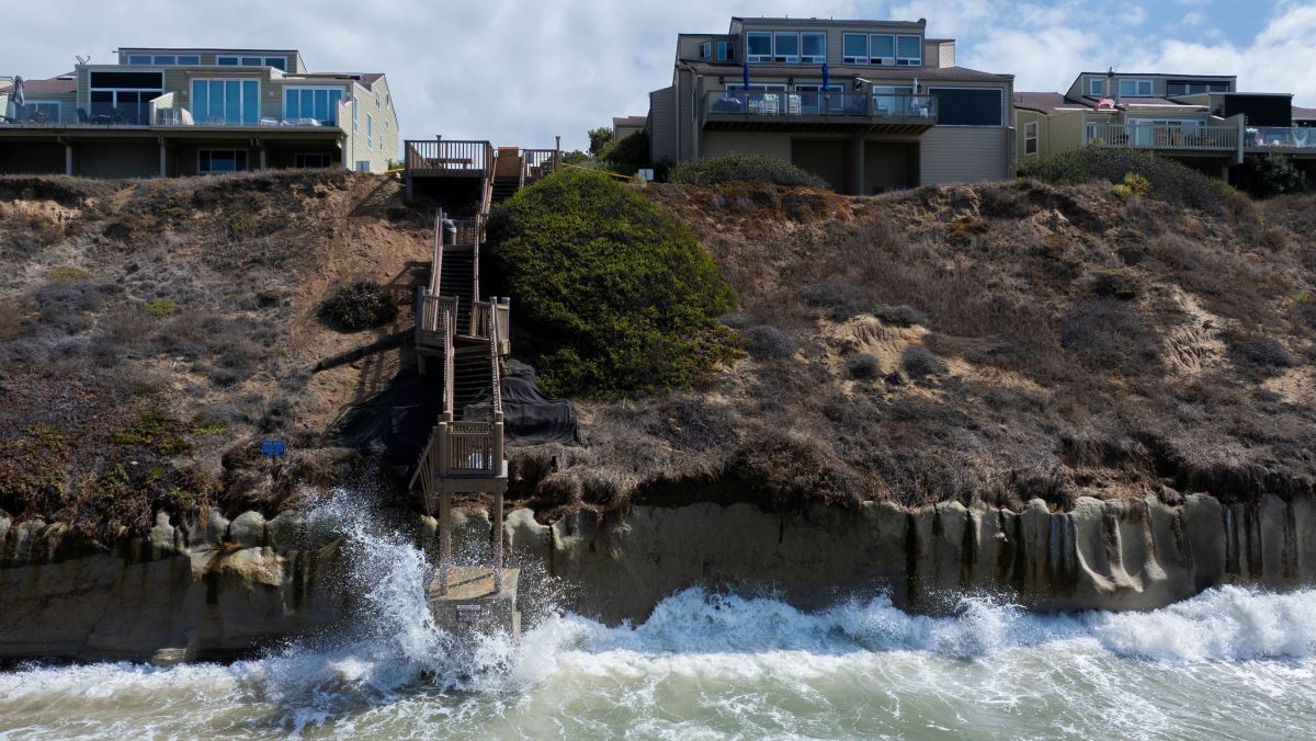 Elevação do nível do mar destrói casas e apaga praias na Califórnia