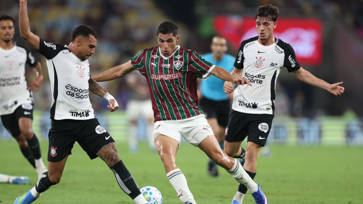 Em momentos opostos, Corinthians e Fluminense medem forças pelo Brasileiro