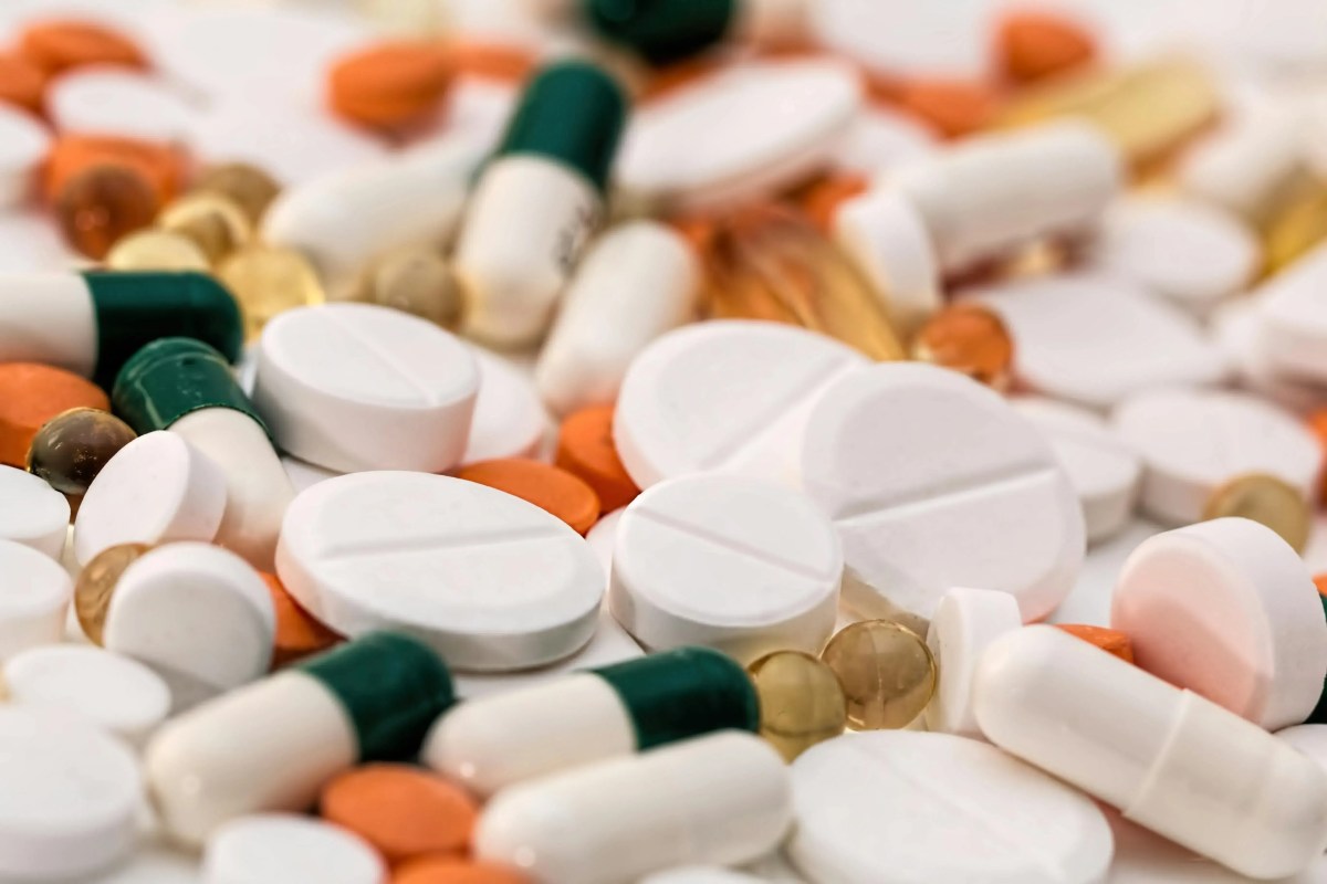 Farmacêuticas recuam em dia de anúncio do Mercado Livre sobre remédios