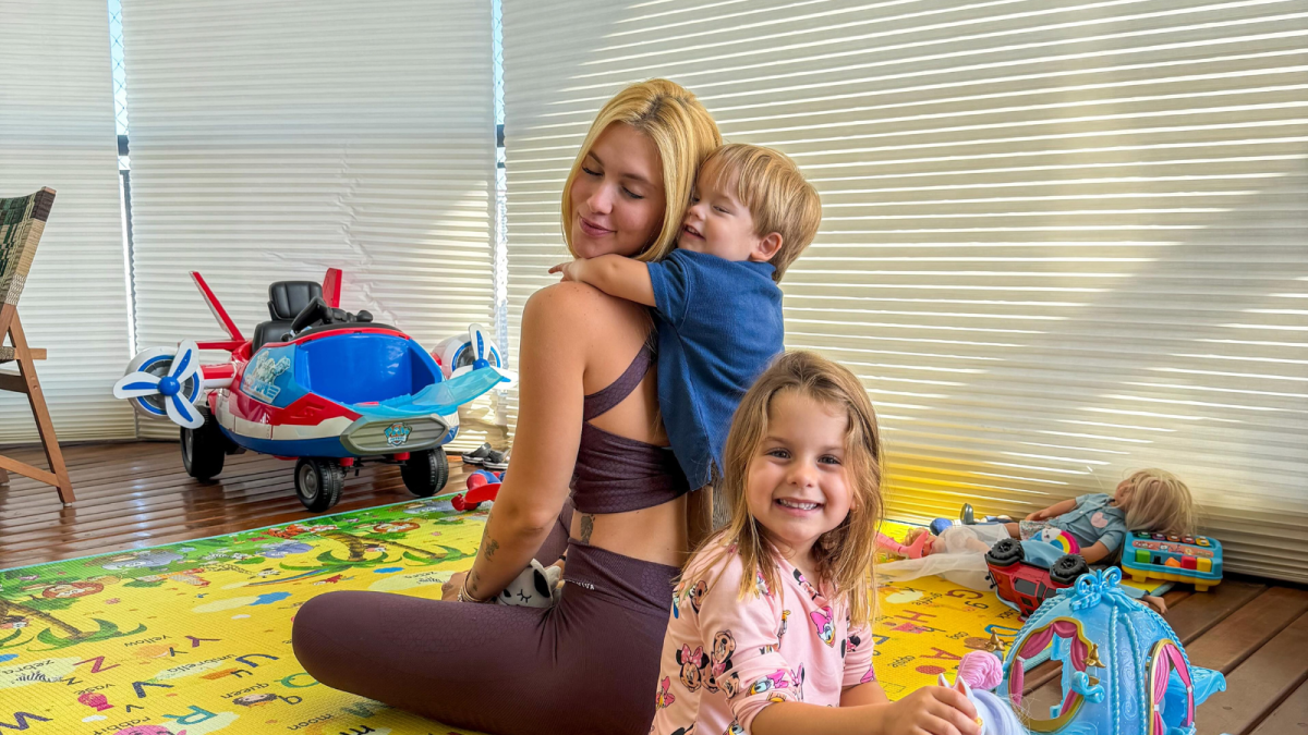 Filho de Virginia posa com bailarinas de Leonardo e mãe reage; veja