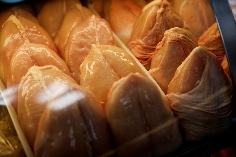 Frango com pele amarela ou pele branca: qual a diferença e qual você recomenda comprar?