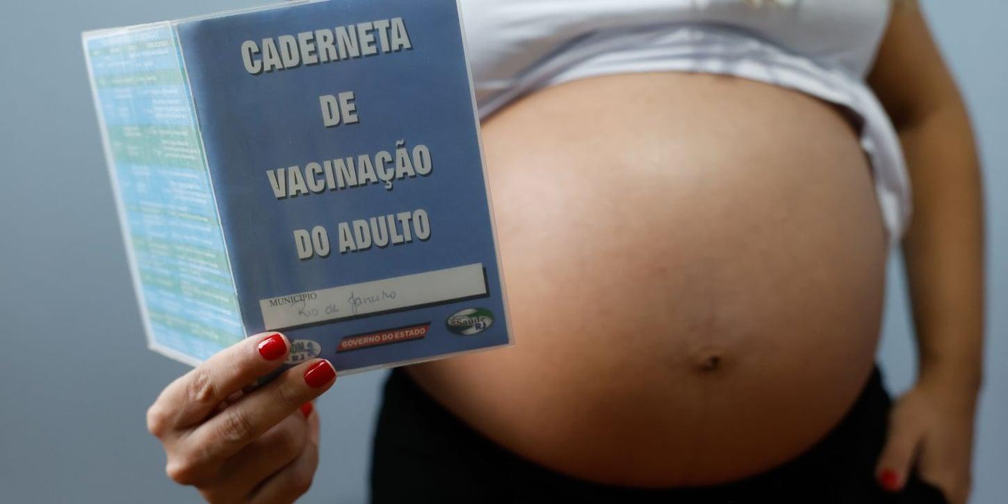 Gestantes estão em risco devido à resistência às vacinas contra gripe e covid