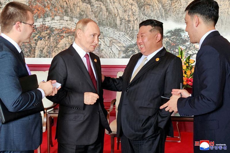 Kim Jong-un diz que vai aprofundar laços com a Rússia em mensagem a Putin