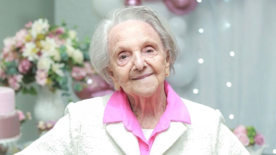 Morre Vovó Elma, influenciadora de receitas, um dia após completar 103 anos