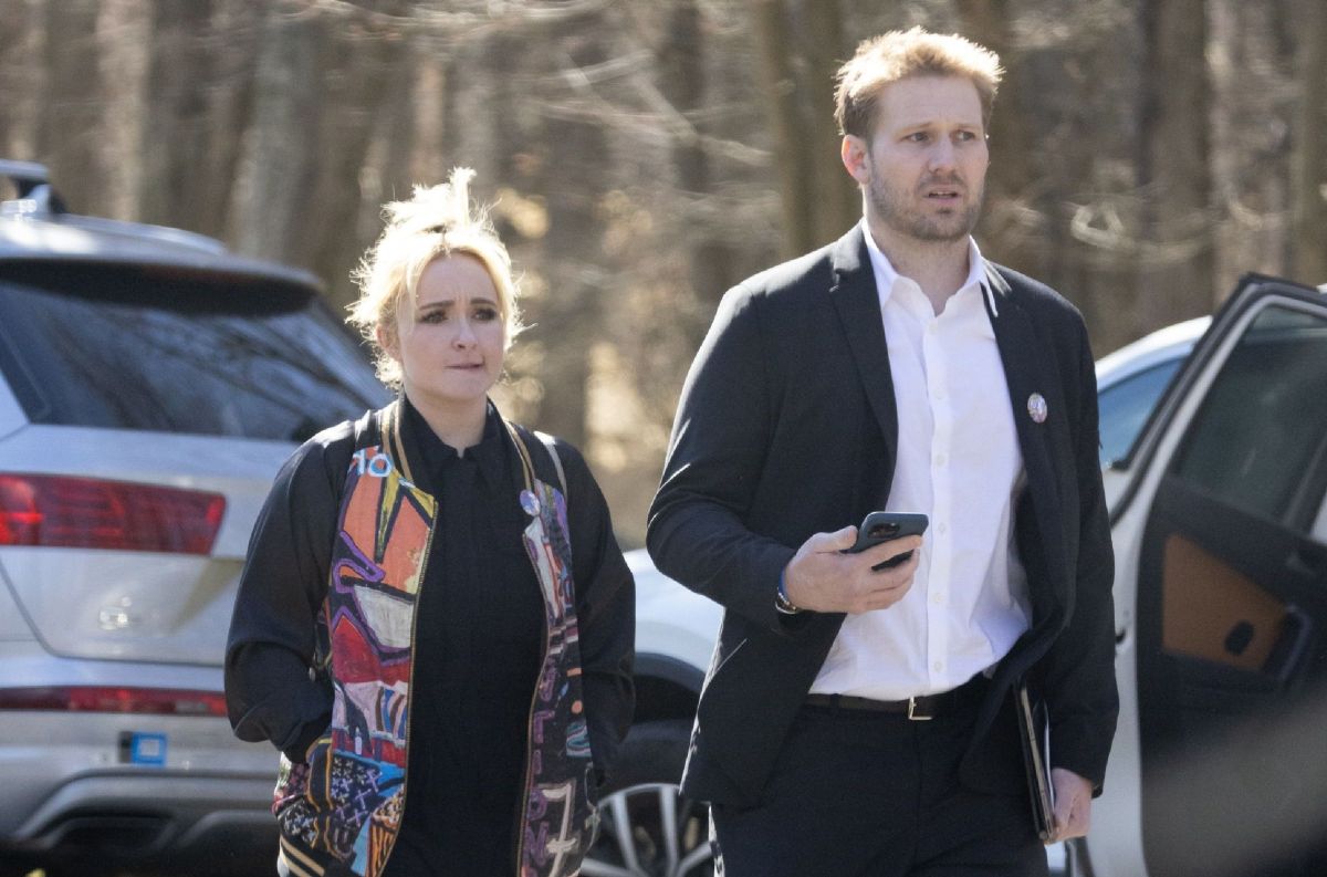 Namorado de Hayden Panettiere é algemado em bar nos Estados Unidos