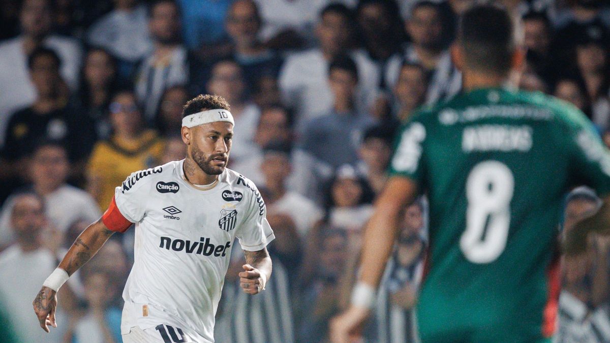 Palmeiras ironiza Neymar após críticas ao gramado da Vila Belmiro