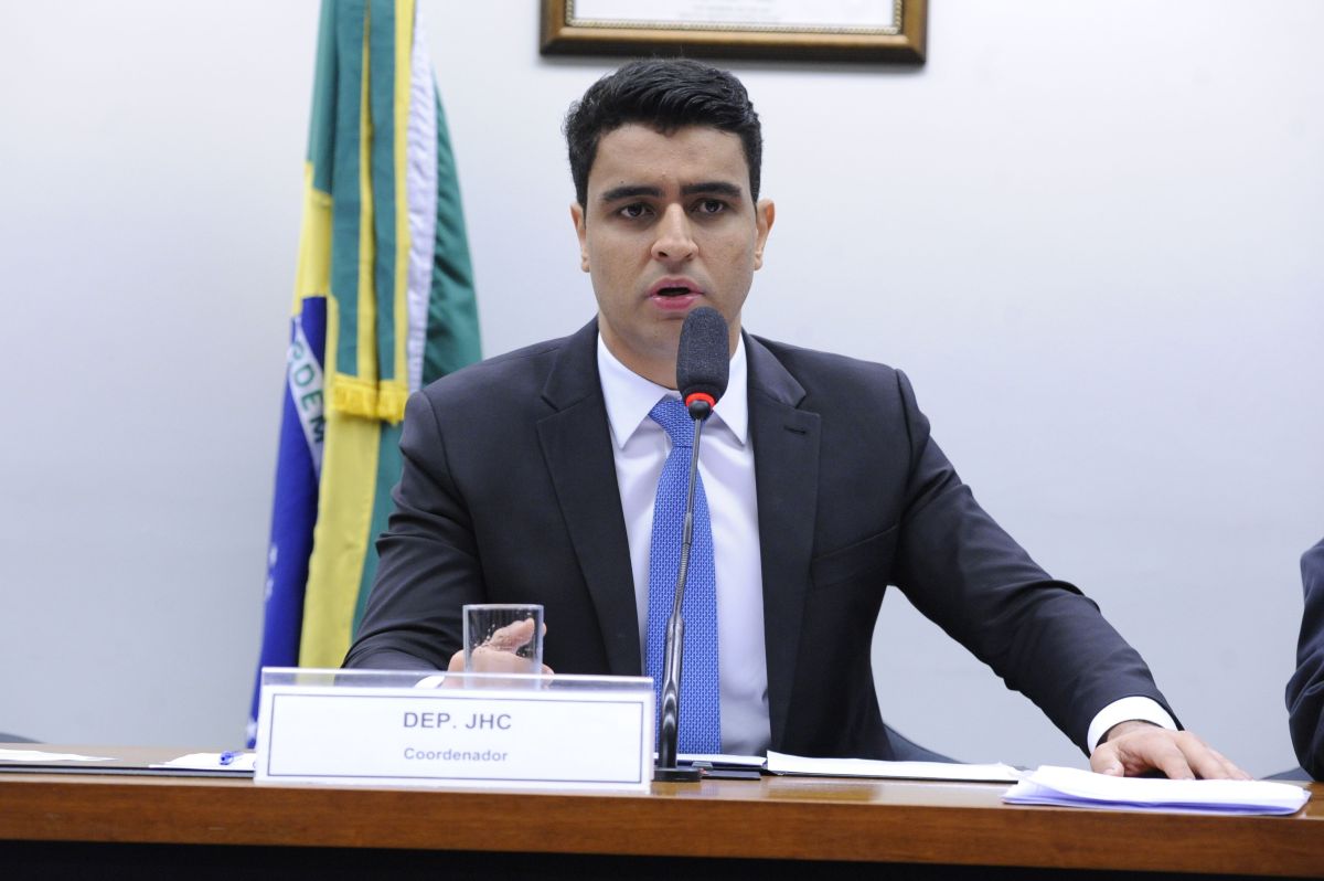 Paraná Pesquisas: JHC lidera cenários de 1º e 2º turnos em Alagoas
