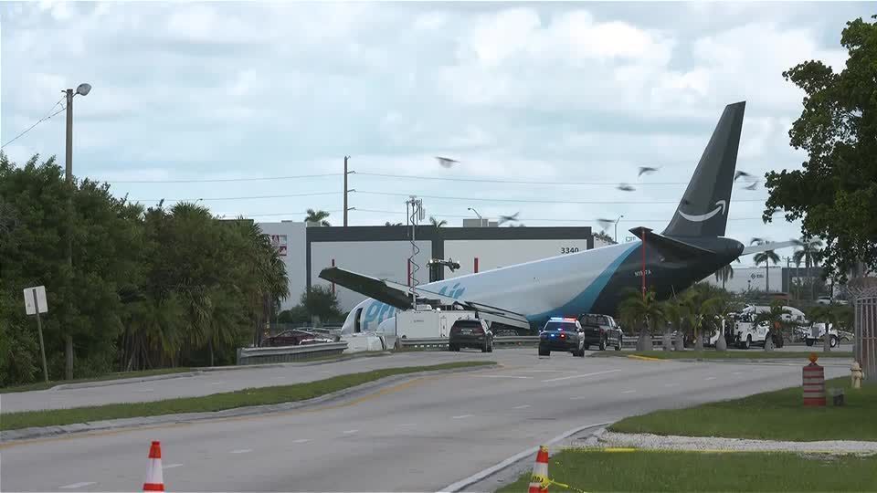Pilotos de avião da Amazon tentaram arremeter após toque na pista, diz NTSB
