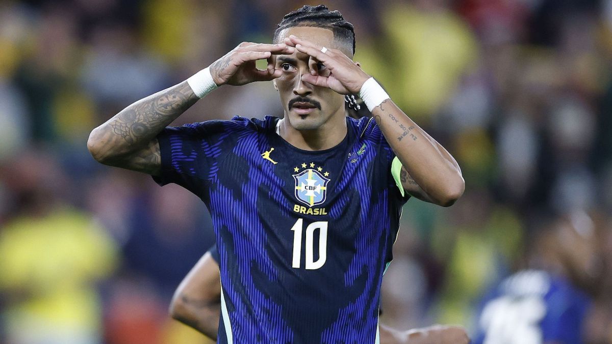 Presidente do Barcelona critica Data Fifa após lesão de Raphinha