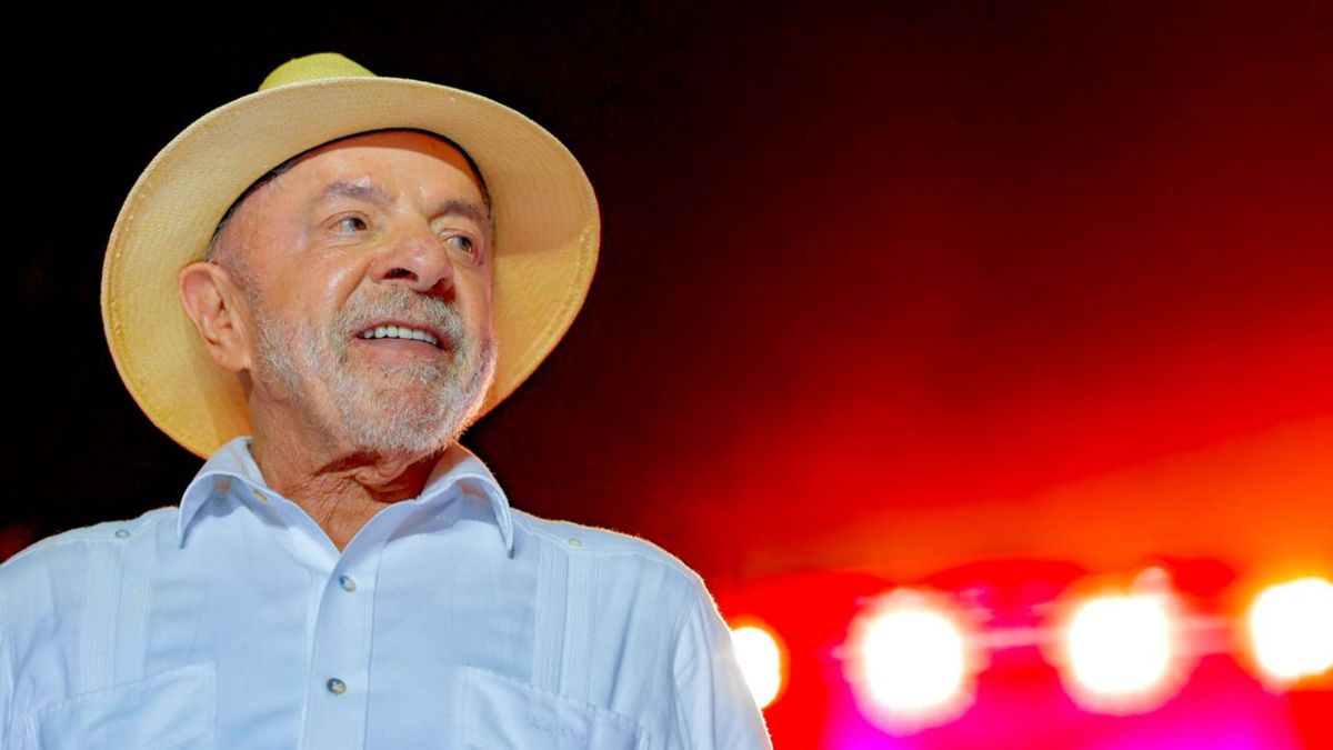 Pressionado, Lula cede a aliados, faz live e gravará “selfie”