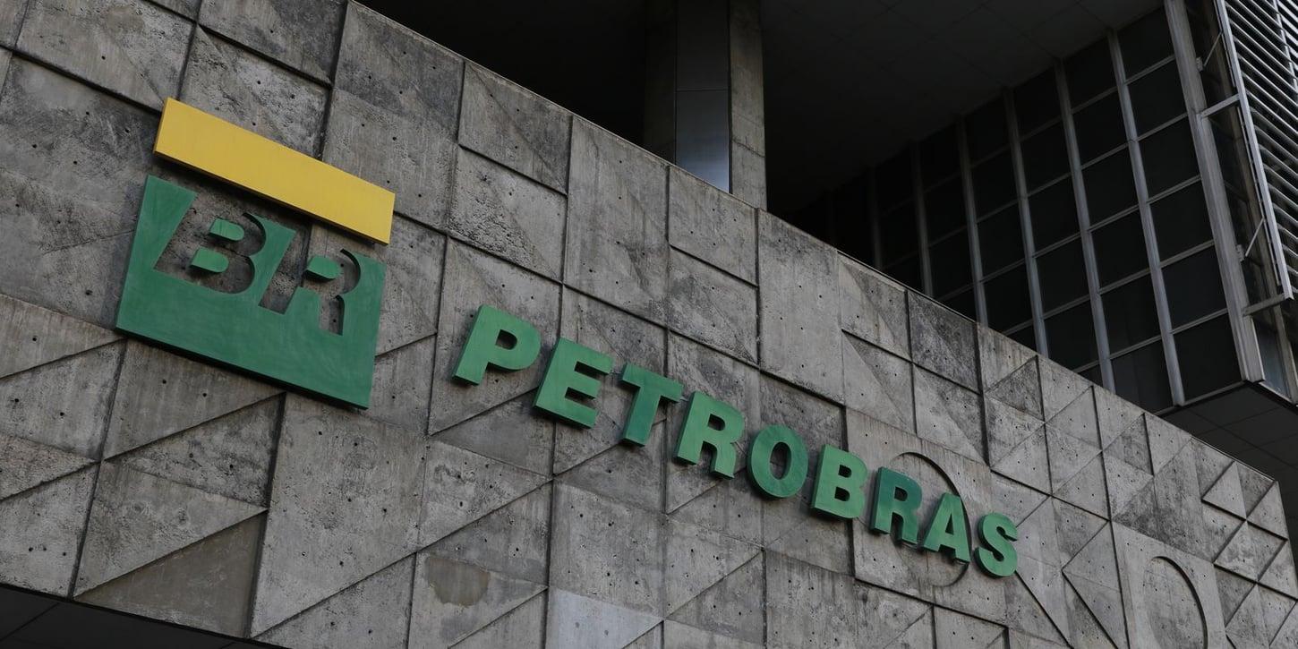 Primeiro navio com tripulação exclusivamente feminina é batizado pela Petrobras