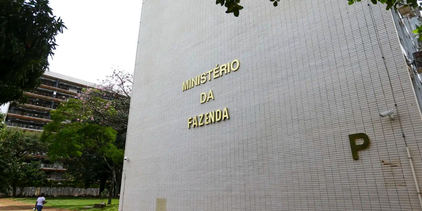 Projeções do PIB são revisadas para 2% em 2026 e 2,3% em 2027 pelo governo