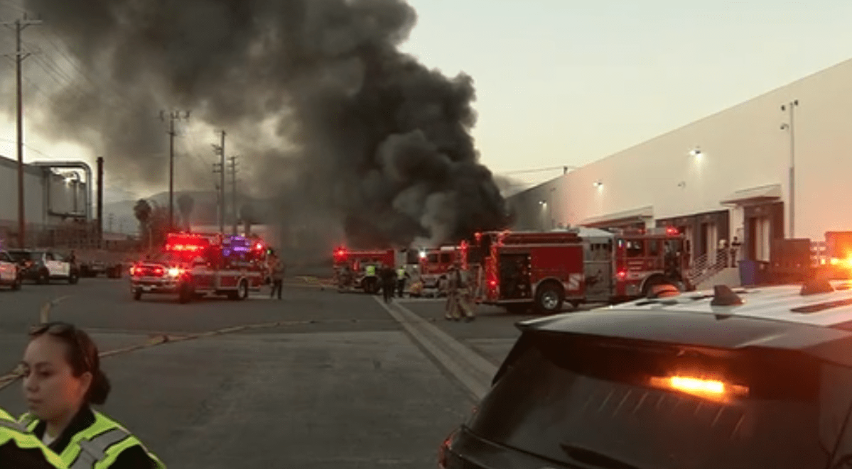 Queda de helicóptero deixa pelo menos três mortos em Los Angeles, nos EUA