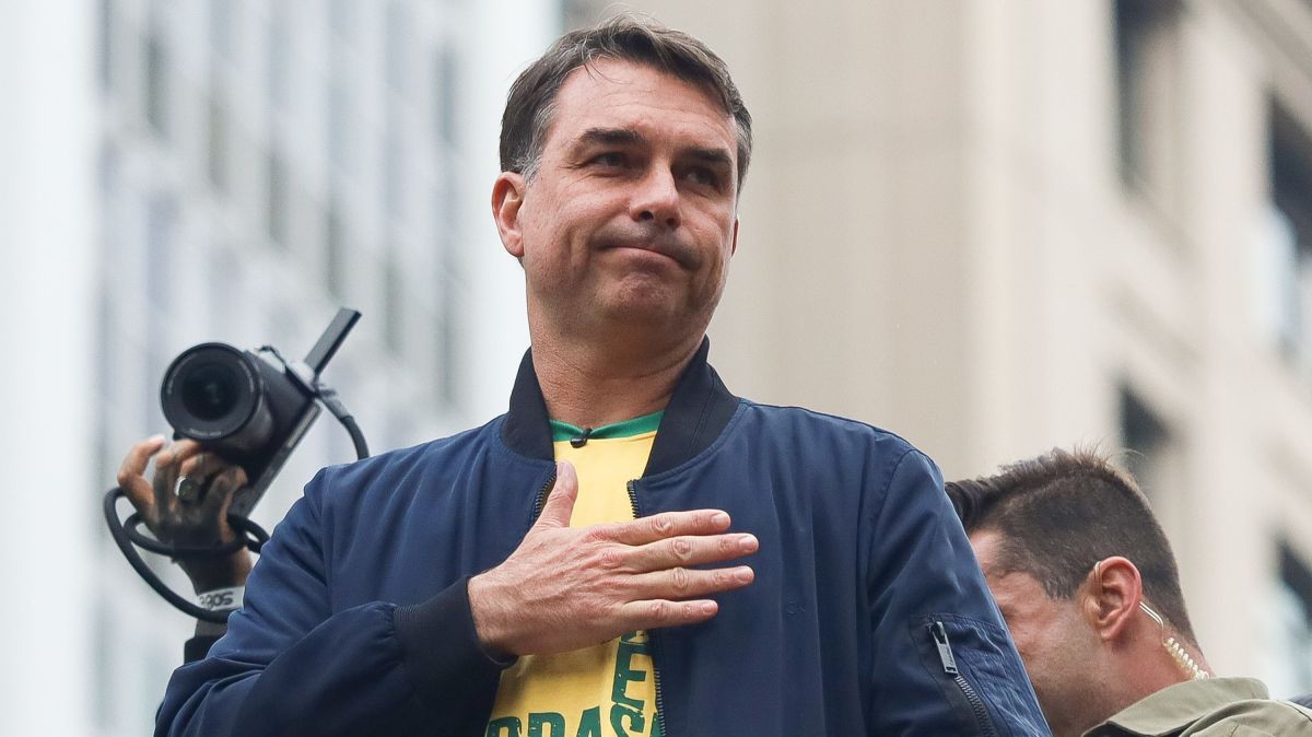 Relação com a China vai ser sempre pragmática economicamente, diz Flávio