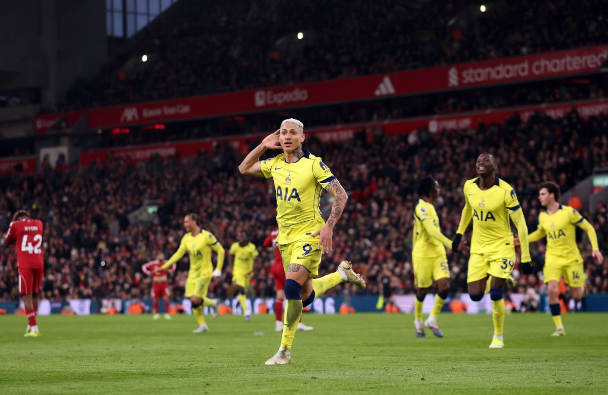 Richarlison deve pedir rescisão no Tottenham para assinar com o Vasco