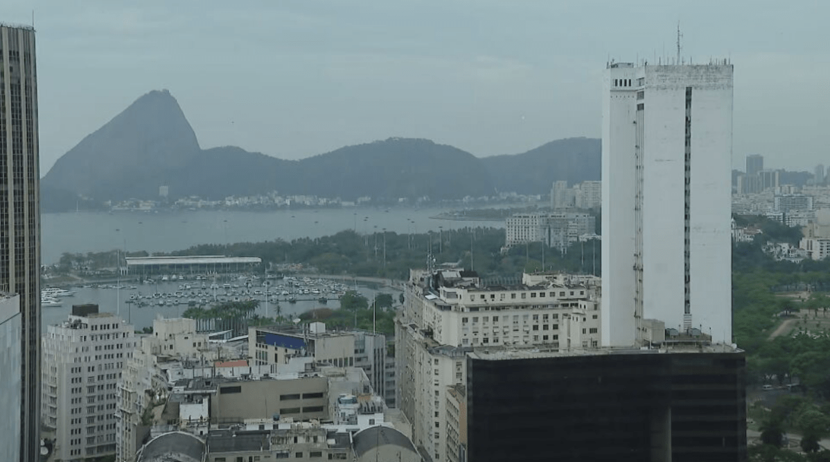 Rio de Janeiro entra em alerta para chuvas e rajadas de ventos