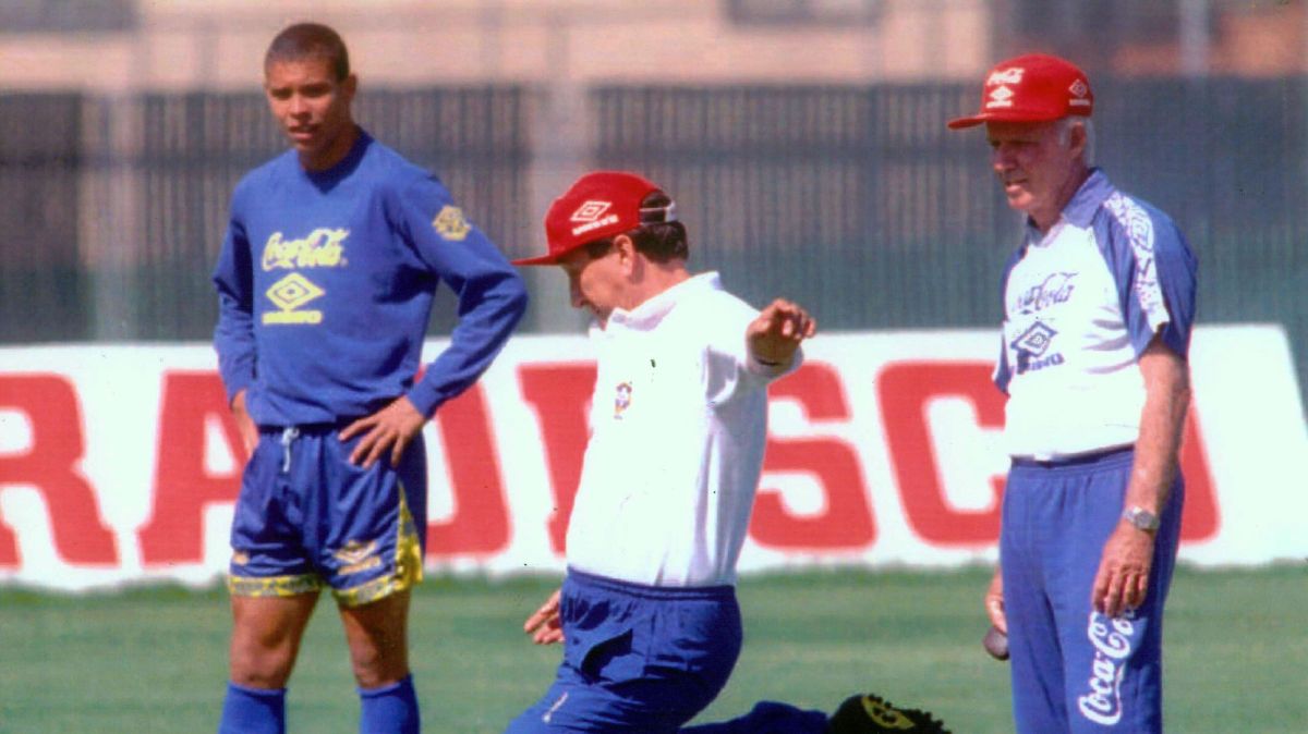São Cristóvão provoca Cruzeiro em post sobre Ronaldo: “Não formaram ele”