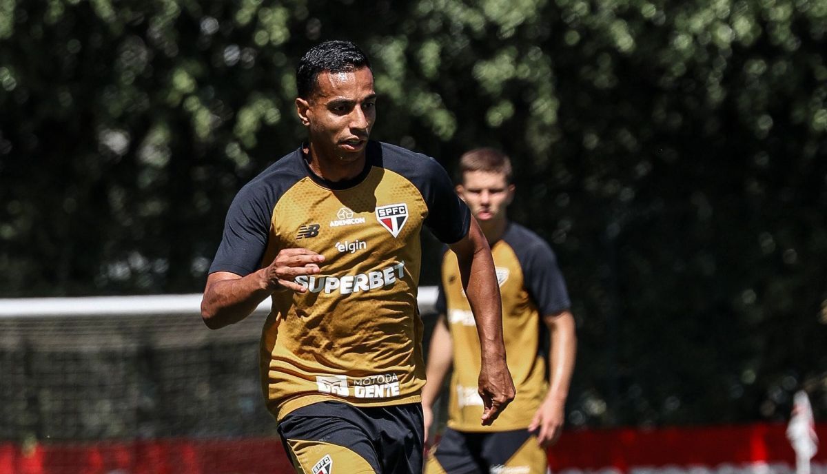 São Paulo recebe reforços em treino e pode ter novidades contra o Atlético