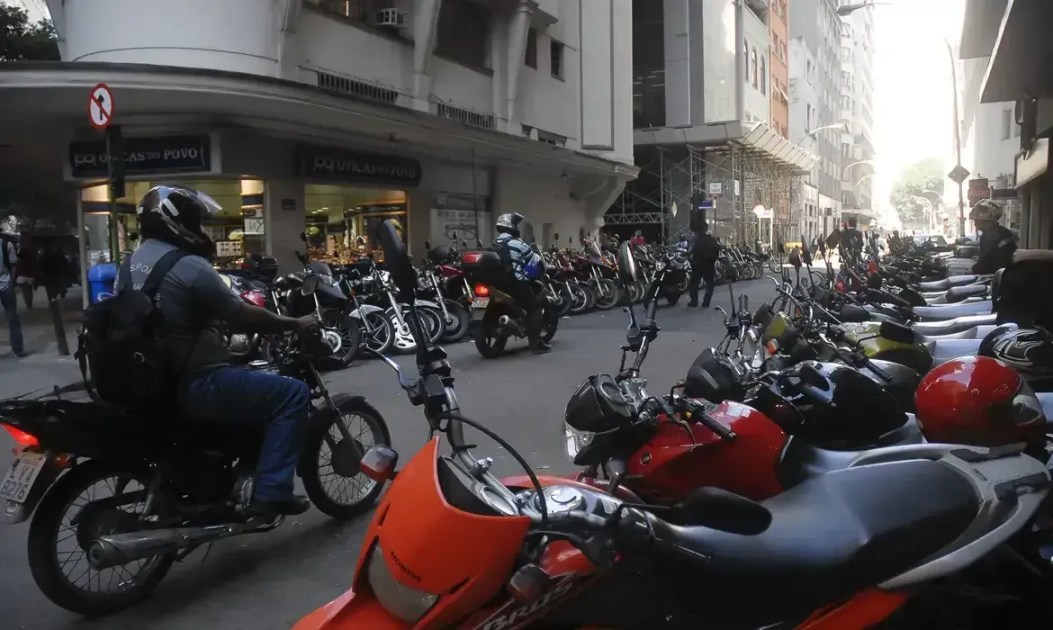 Vendas de motos sobem 10,6% em agosto ante 2025, diz Fenabrave