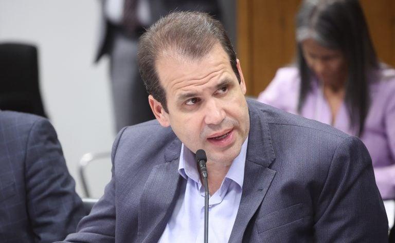 Ampliação da proteção a pessoas com autismo na fase adulta e adolescência