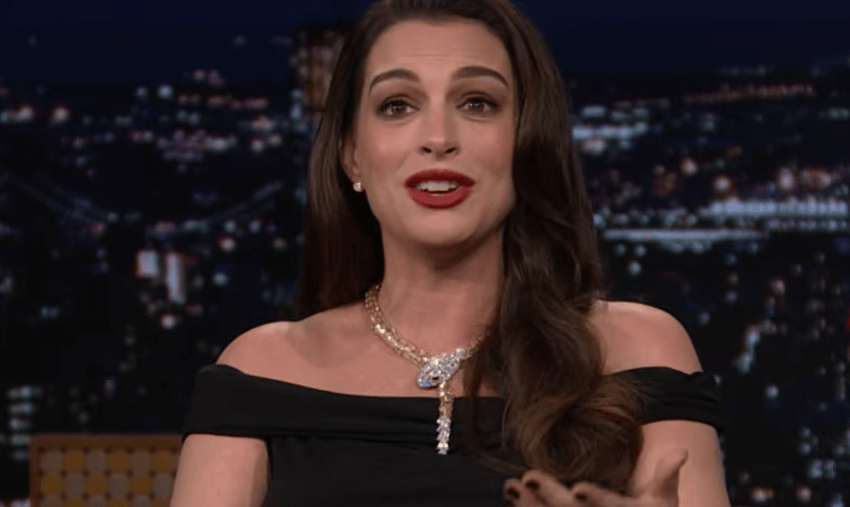 Anne Hathaway entrega sintoma incomum que teve na terceira gravidez