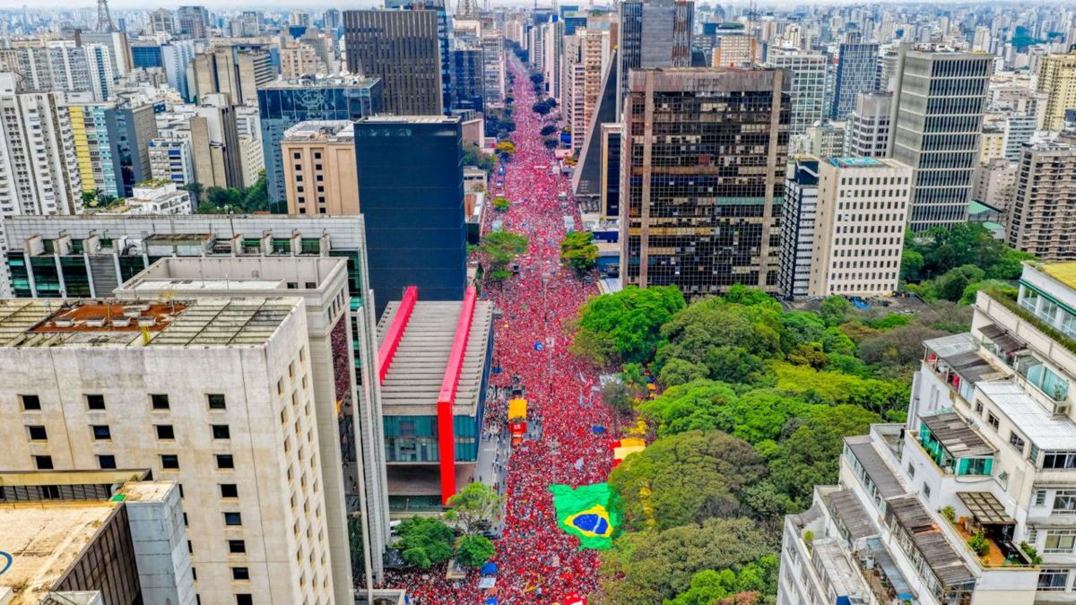 Atos pró-Lula nas ruas são feito inédito do PT em anos, diz especialista