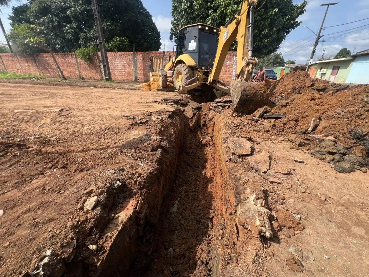 Avanços simultâneos em três serviços de drenagem no Cidade do Lobo