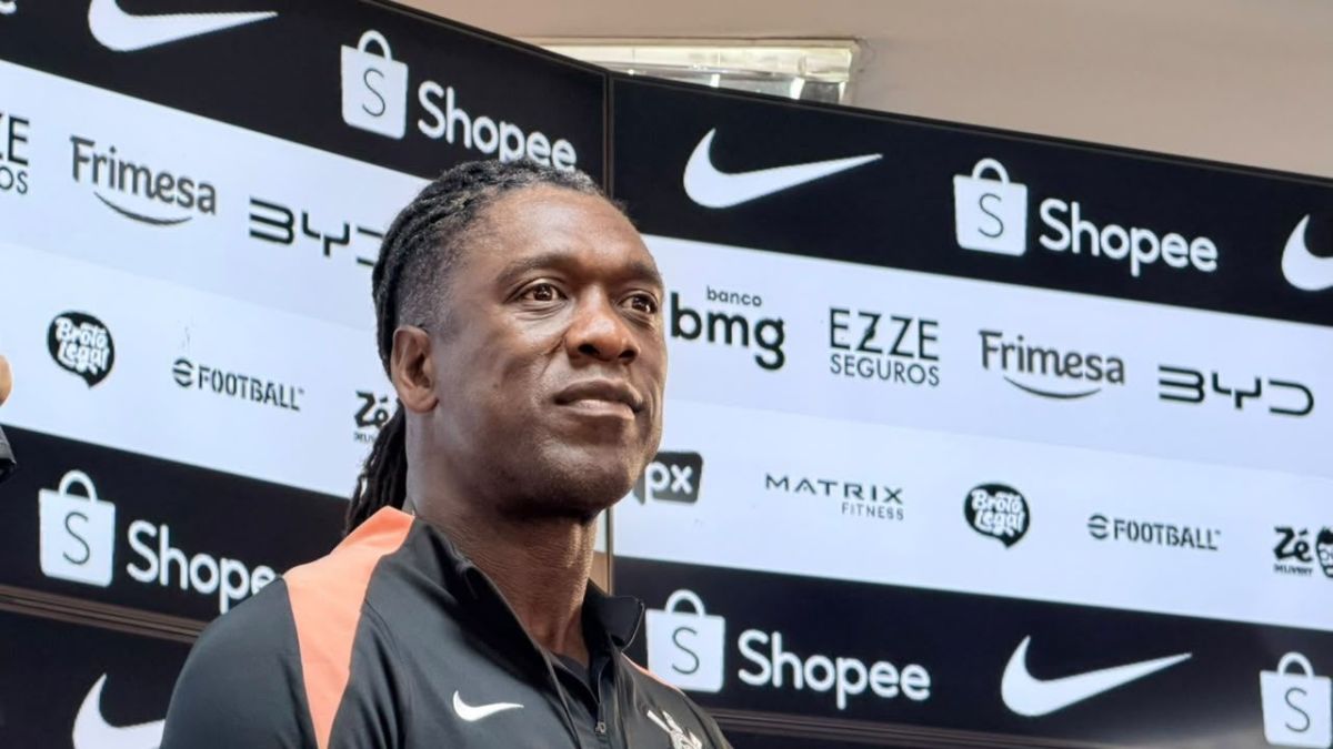 Diretor do Corinthians avalia trabalho de Seedorf: “Surpreendeu a todos”