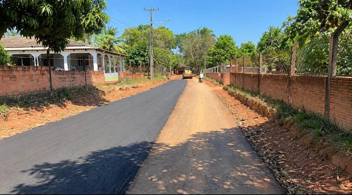 Finalização de drenagem e asfaltamento no bairro Nacional pela Prefeitura