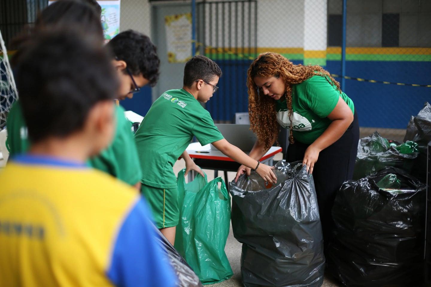 Gincana ambiental em Porto Velho reúne 430 alunos e coleta mais de 46 mil itens recicláveis