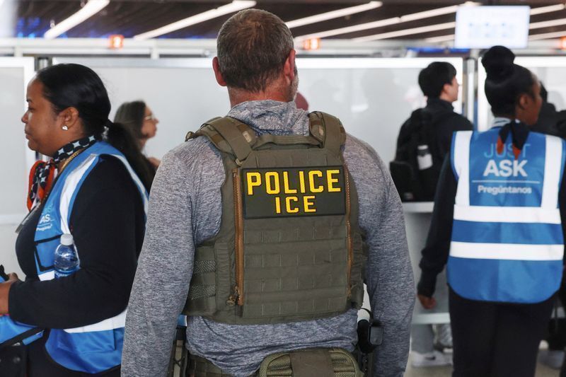 ICE investigou milhões nos EUA buscando eleitores ilegais, diz documento