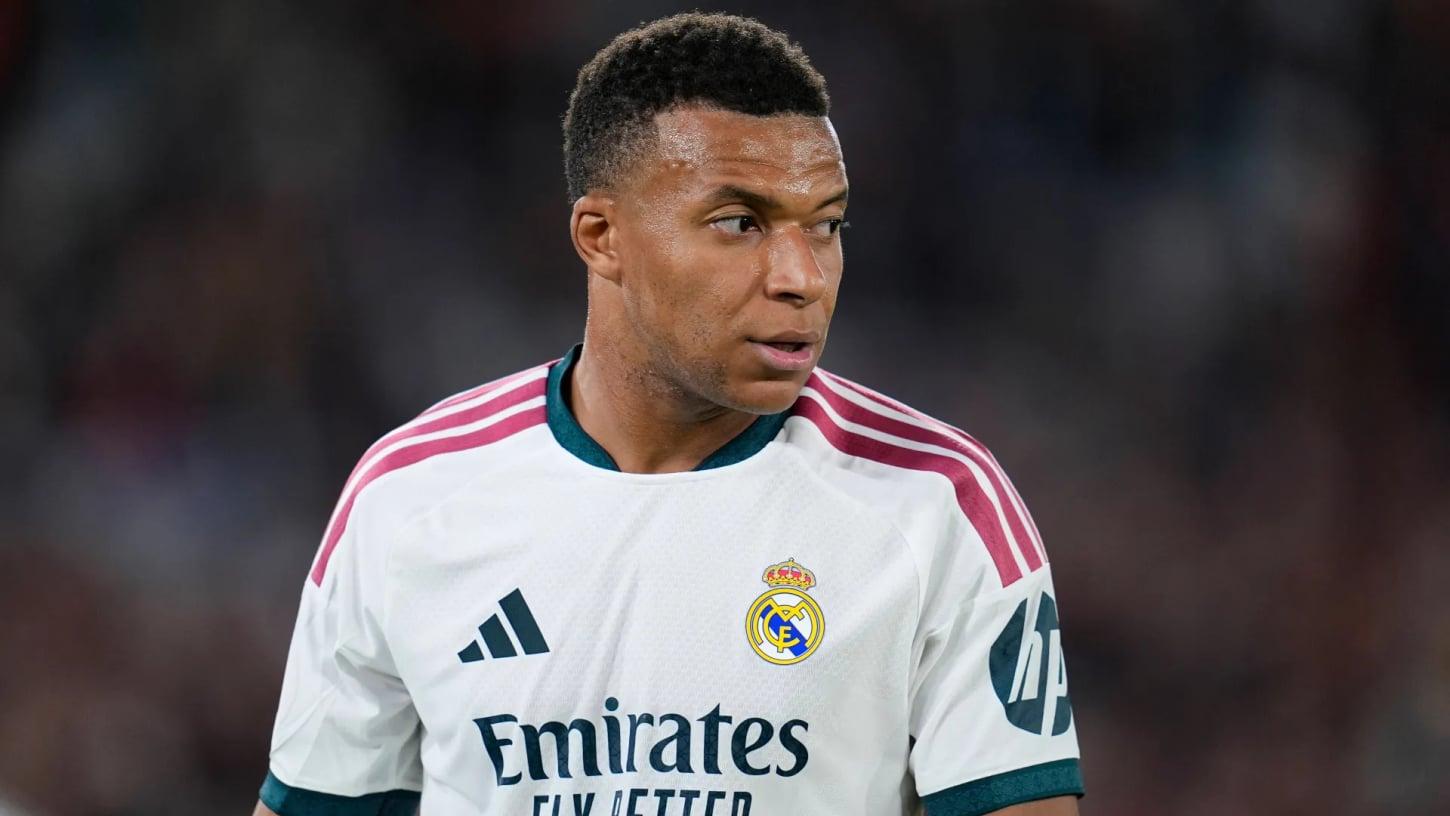 Mbappé quebra recorde de Messi na Champions League contra a Roma