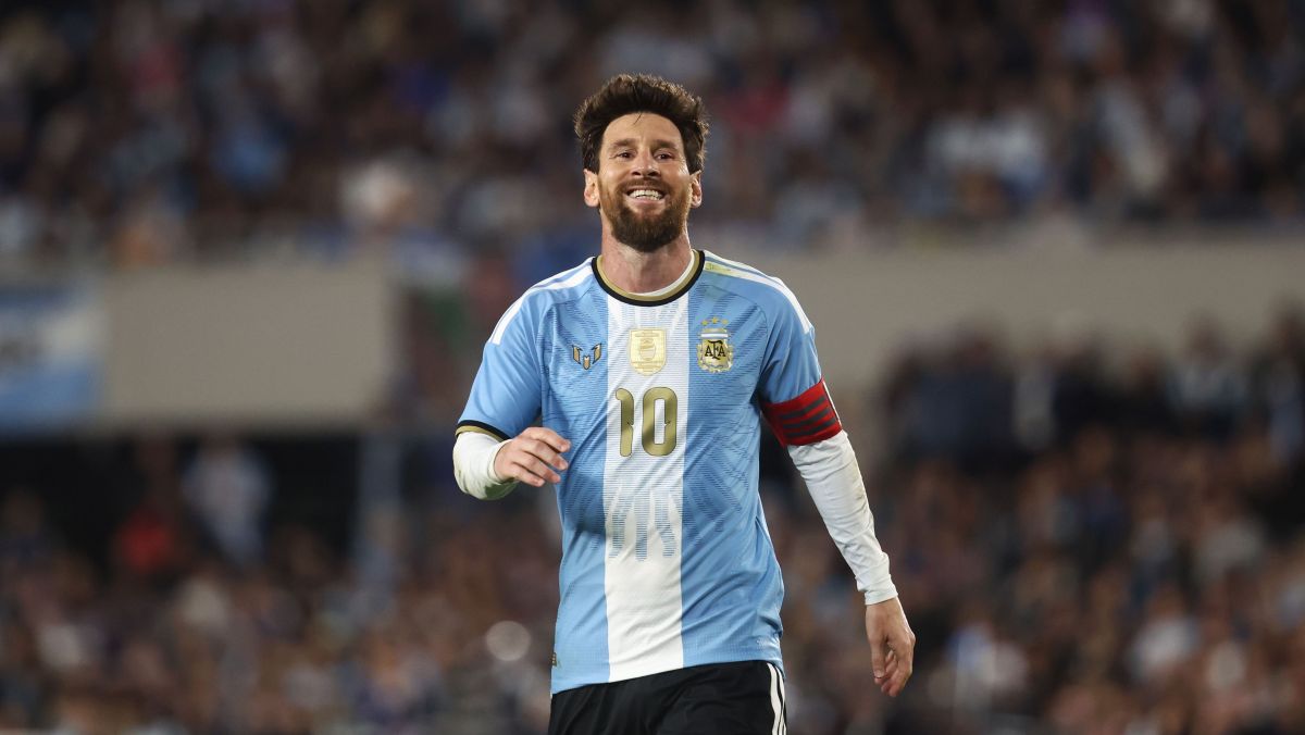 Messi se emociona na despedida: “Gostaria de estar aqui a vida inteira”