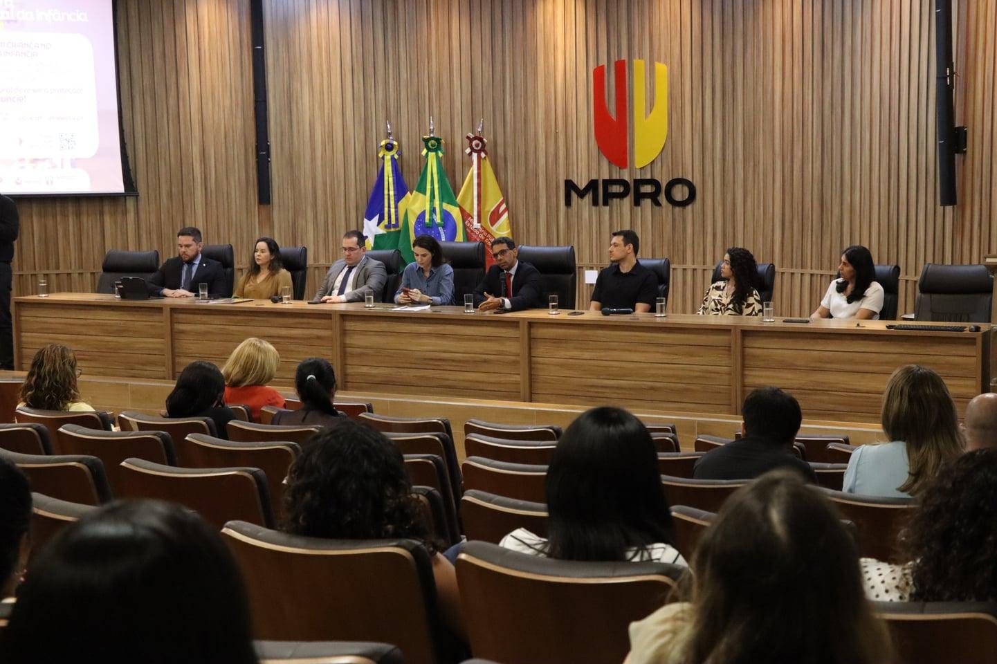 MPRO realiza evento sobre proteção digital infantil e reúne especialistas para discutir riscos online