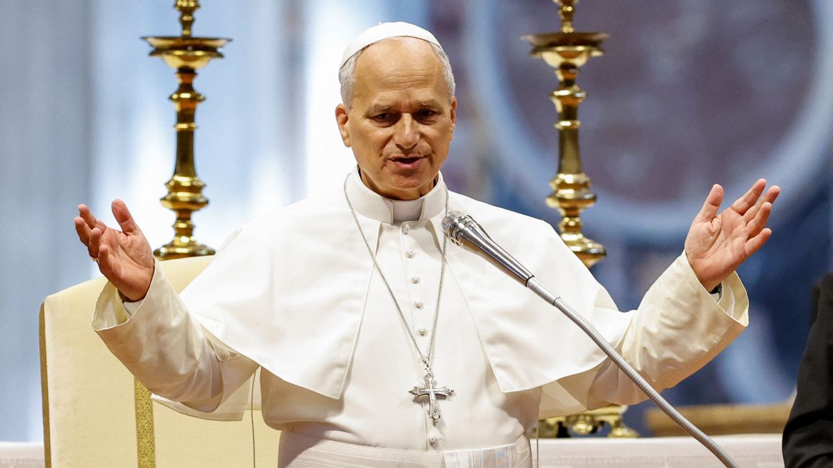 Papa Leão XIV “passa bem” após cirurgia para tratar câncer, diz Vaticano