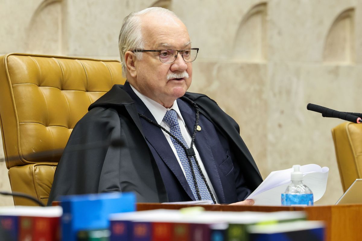 Presidente do STF, Edson Fachin vota em Brasília