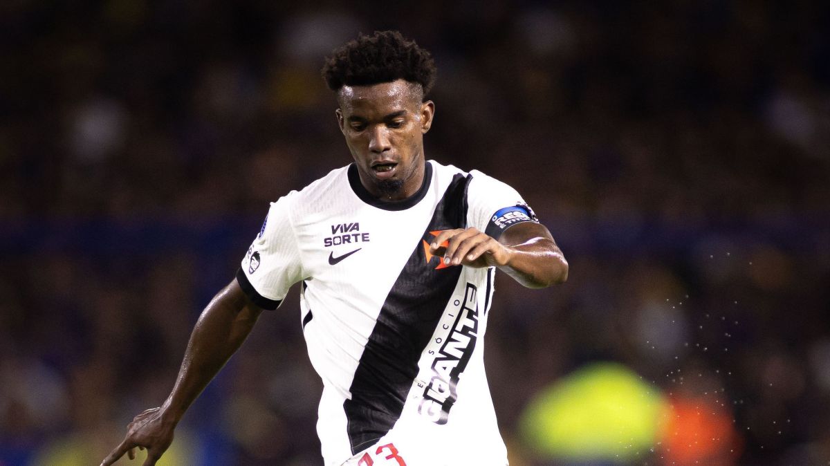 Thiago Mendes, capitão do Vasco, é alvo de racismo após provocar o Boca Jrs