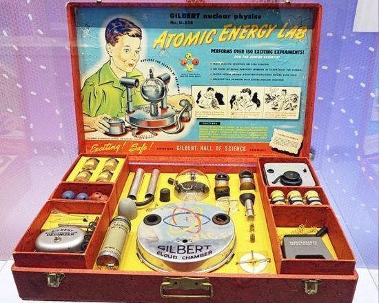 Urânio de verdade para brincar em casa: como kit para crianças era vendido nos anos 1950