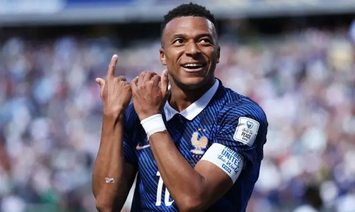 À CNN, Mbappé almeja primeira Bola de Ouro: “Todo jogador quer vencer”