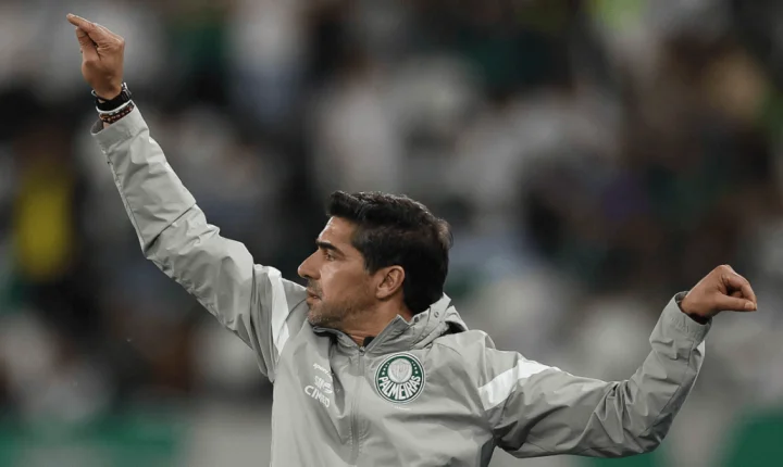 Abel faz revelações sobre pênaltis no Palmeiras e exalta Carlos Miguel
