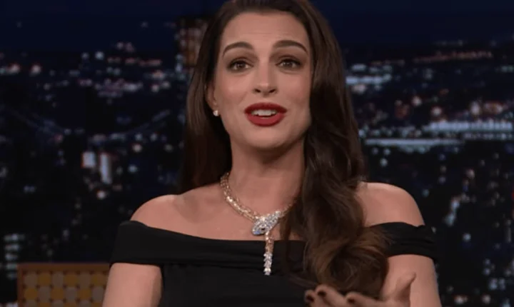 Anne Hathaway entrega sintoma incomum que teve na terceira gravidez