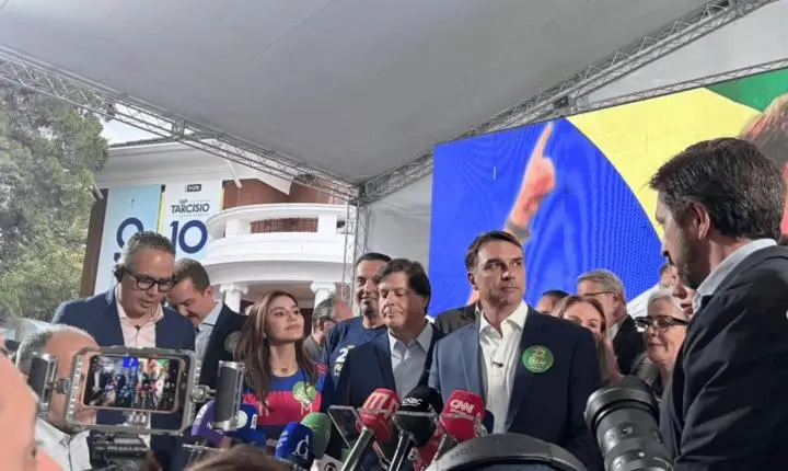 Após PT confirmar Lula em debate da Band, Flávio diz que não vai participar