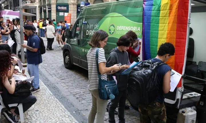 Ato em Defesa da Democracia Mobiliza Transexuais e Travestis no Rio